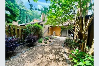 831 Lake Hollow Boulevard SW, Marietta, GA 30064 - Photo 23