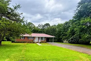 115 Pineview Ln, Hartwell, GA 30643 - Photo 1