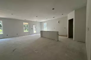 370 Crimson Feather Dr, Jefferson, GA 30549 - Photo 5