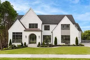 228 Thomas Cir, Roswell, GA 30075 - Photo 1