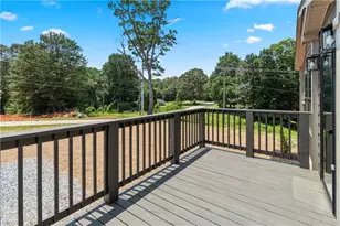 654 Robertson Loop Rd, Clarkesville, GA 30523 - Photo 5