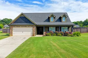 82 Lake Point Ct, Jefferson, GA 30549 - Photo 3