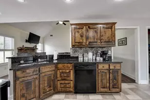 82 Lake Point Ct, Jefferson, GA 30549 - Photo 13