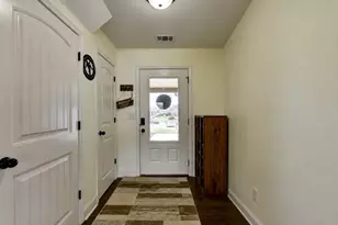 82 Lake Point Ct, Jefferson, GA 30549 - Photo 5