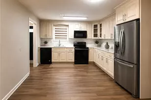 4091 Big Valley Trail, Stone Mountain, GA 30083 - Photo 9