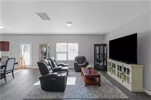 411 Bandelier Cir, Hampton, GA 30228 - Photo 5
