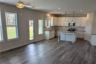 305 Rodeo Dr, Auburn, GA 30011 - Photo 7