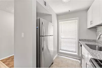 308 Cumberland Court SE, Smyrna, GA 30080 - Photo 17