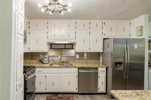 1239 Country Pine Dr, Ellenwood, GA 30294 - Photo 5