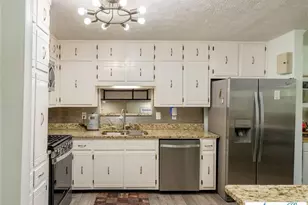 1239 Country Pine Dr, Ellenwood, GA 30294 - Photo 9