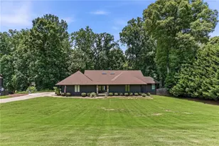 143 Woodlake Dr, Gainesville, GA 30506 - Photo 3
