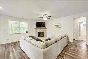 7850 Bristol Valley Dr, Cumming, GA 30028 - Photo 5