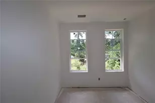 646 Memphis Dr, Scottdale, GA 30079 - Photo 9