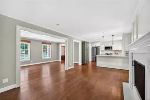 2070 Clay Dr NE, Sandy Springs, GA 30350 - Photo 9