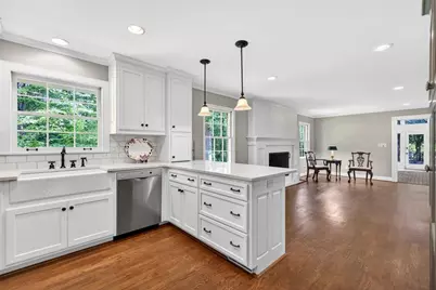 2070 Clay Drive NE, Sandy Springs, GA 30350 - Photo 19