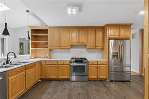 1891 Cedar Canyon Dr NE, Atlanta, GA 30345 - Photo 15