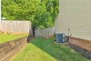 207 Pearl Chambers Dr, Dawsonville, GA 30534 - Photo 9