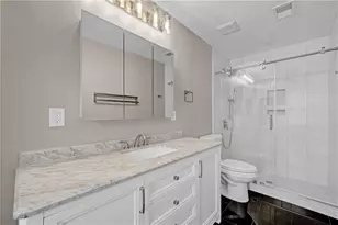 10 Plantation Dr NE, Atlanta, GA 30324 - Photo 15