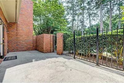 10 Plantation Drive NE, Atlanta, GA 30324 - Photo 23