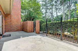 10 Plantation Dr NE, Atlanta, GA 30324 - Photo 23