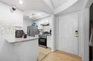 24311 Plantation Dr NE, Atlanta, GA 30324 - Photo 13