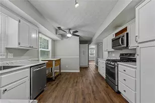 2570 Johnston Rd NW, Kennesaw, GA 30152 - Photo 9