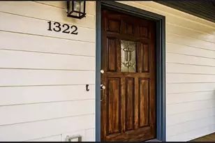 1322 Gus Thornhill Jr Dr, Atlanta, GA 30344 - Photo 3
