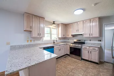 102 Lindsey Court NE, Calhoun, GA 30701 - Photo 11