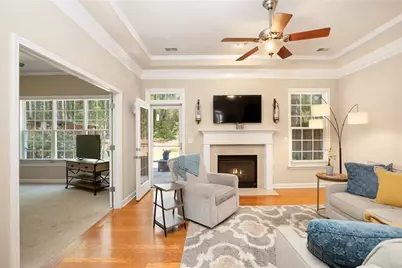 1404 Lexington Dr, Roswell, GA 30075 - Photo 7