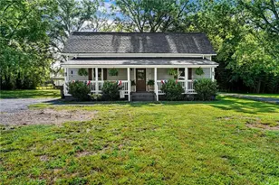 28 School St NE, White, GA 30184 - Photo 1