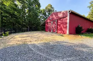 7911 Belton Bridge Rd, Lula, GA 30554 - Photo 31