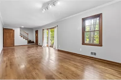 1367 Lansdowne Court SW, Marietta, GA 30008 - Photo 11