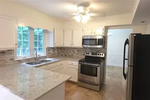 190 Barrington Dr Dr E, Roswell, GA 30076 - Photo 5