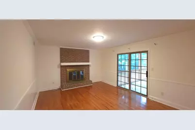 190 Barrington Drive Drive E, Roswell, GA 30076 - Photo 3