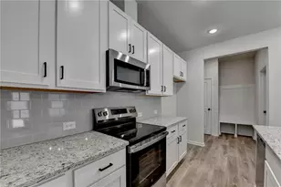 696 Rodeo Dr, Auburn, GA 30011 - Photo 11