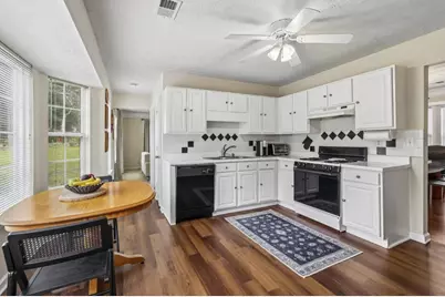 1079 Shadow Lake Drive, Lithonia, GA 30058 - Photo 15