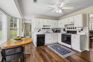 1079 Shadow Lake Dr, Lithonia, GA 30058 - Photo 15