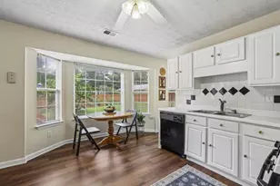 1079 Shadow Lake Dr, Lithonia, GA 30058 - Photo 17