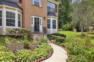 1079 Shadow Lake Dr, Lithonia, GA 30058 - Photo 3