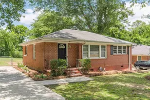 818 Sherwood Cir, Forest Park, GA 30297 - Photo 1