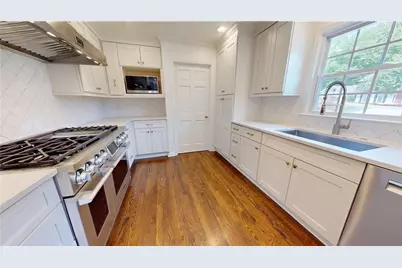 5266 Wynterhall Way, Dunwoody, GA 30338 - Photo 13
