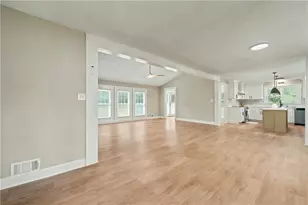 8986 Mandarin Dr, Jonesboro, GA 30236 - Photo 9