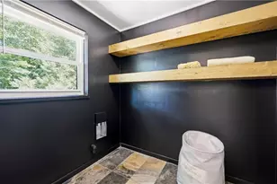 2424 Hanford Dr SW, Atlanta, GA 30315 - Photo 9