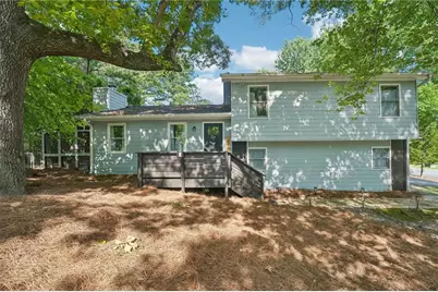 585 Westchester Circle SW, Marietta, GA 30064 - Photo 3