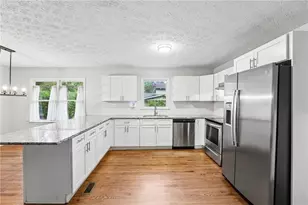585 Westchester Cir SW, Marietta, GA 30064 - Photo 19