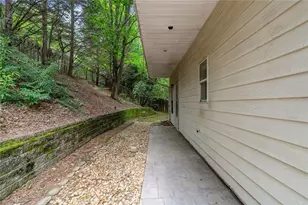 1366 Brookhaven Village Cir NE, Brookhaven, GA 30319 - Photo 29