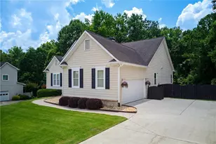 3958 Lake Ruby Ln, Suwanee, GA 30024 - Photo 3