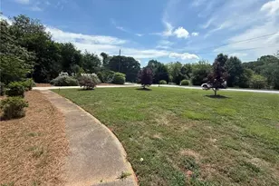 580 Hurt Rd SW, Smyrna, GA 30082 - Photo 11