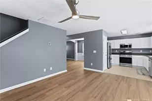 9517 Lakeview Rd, Union City, GA 30291 - Photo 13