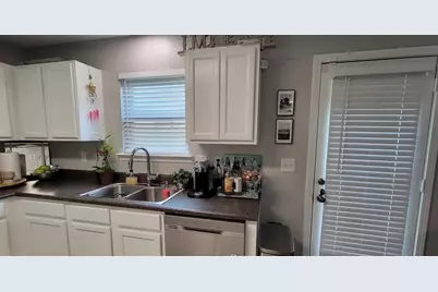 9517 Lakeview Road, Union City, GA 30291 - Photo 5